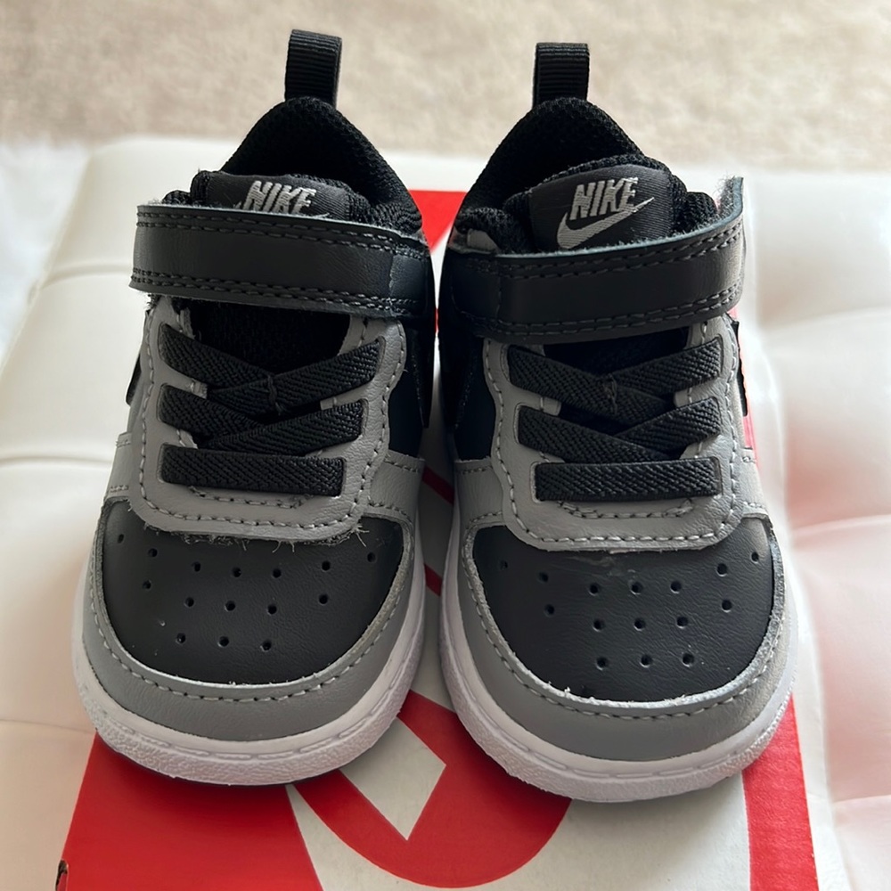 Nike Court Borough Low 2